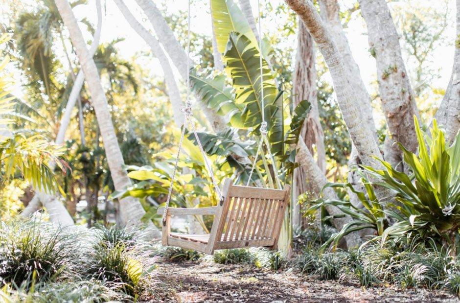 How To Combine Comfort, Design, And Nature In Your Backyard