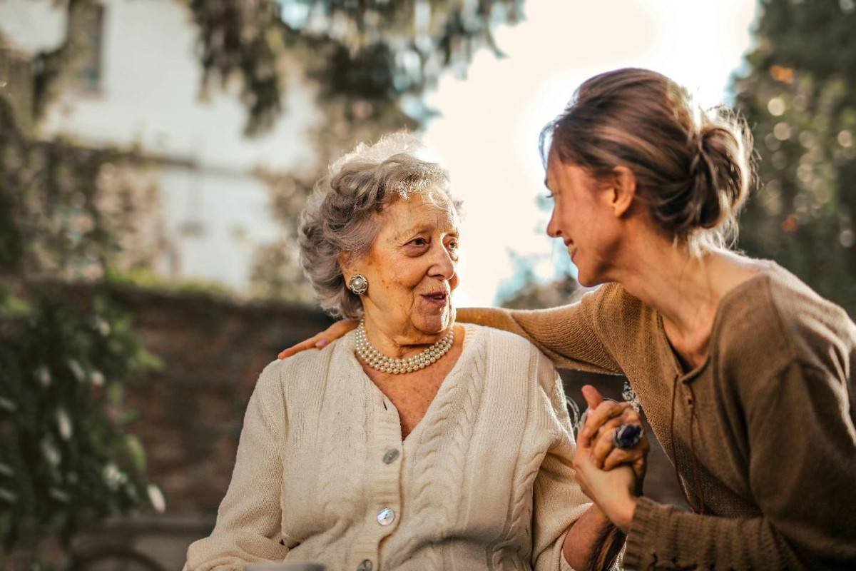 signs-your-parent-is-struggling-at-home-but-not-sa-1